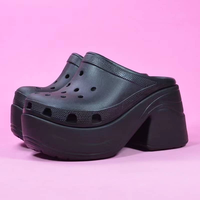 Black siren clogs