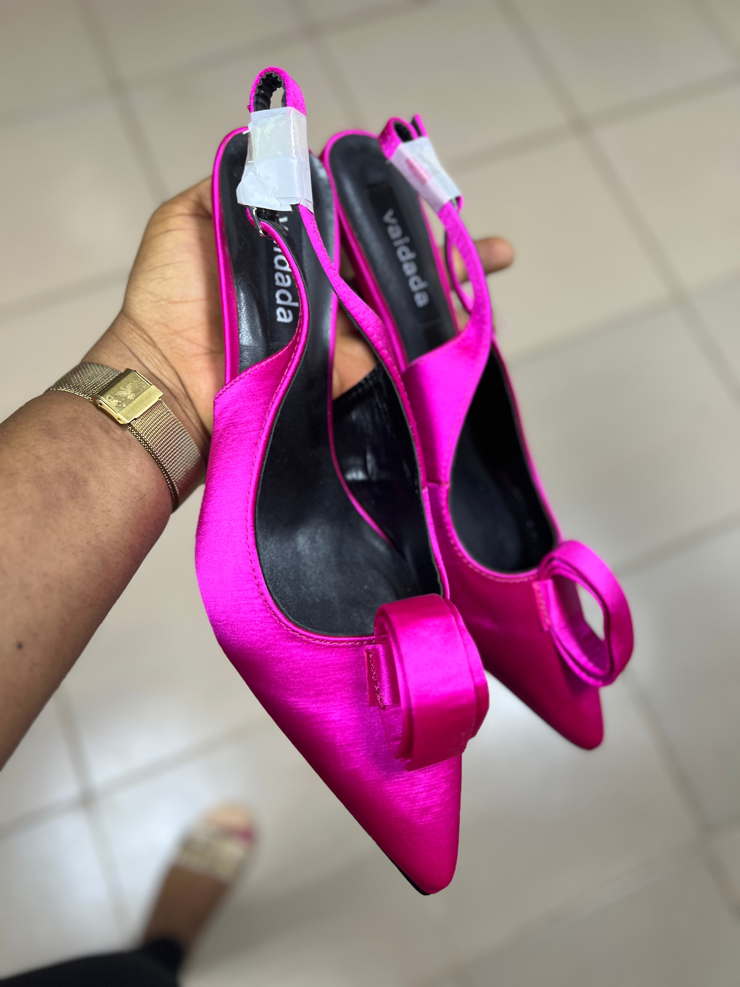 Vaidada Sling back pointed sandals