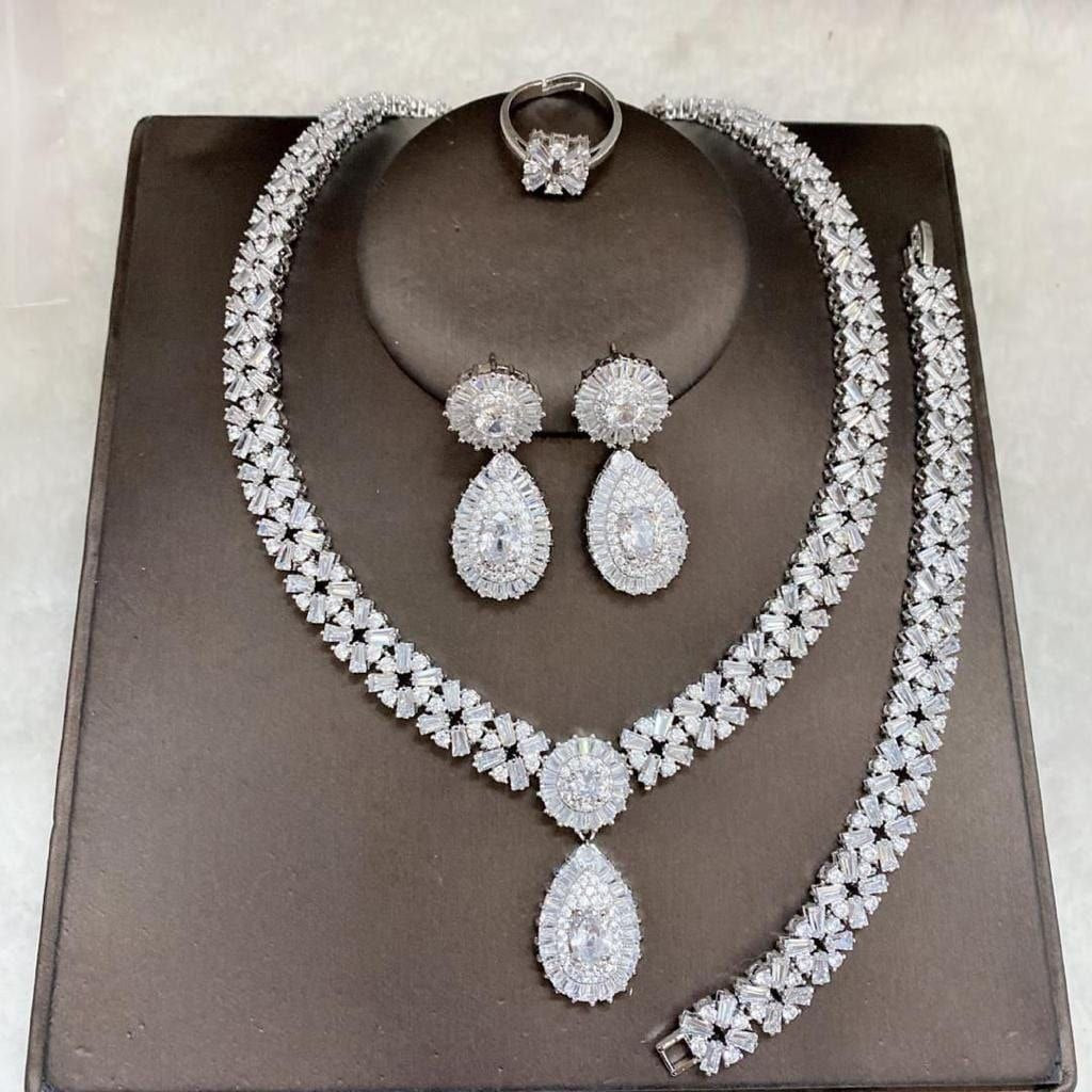 Luxury Jewellery set - 3643