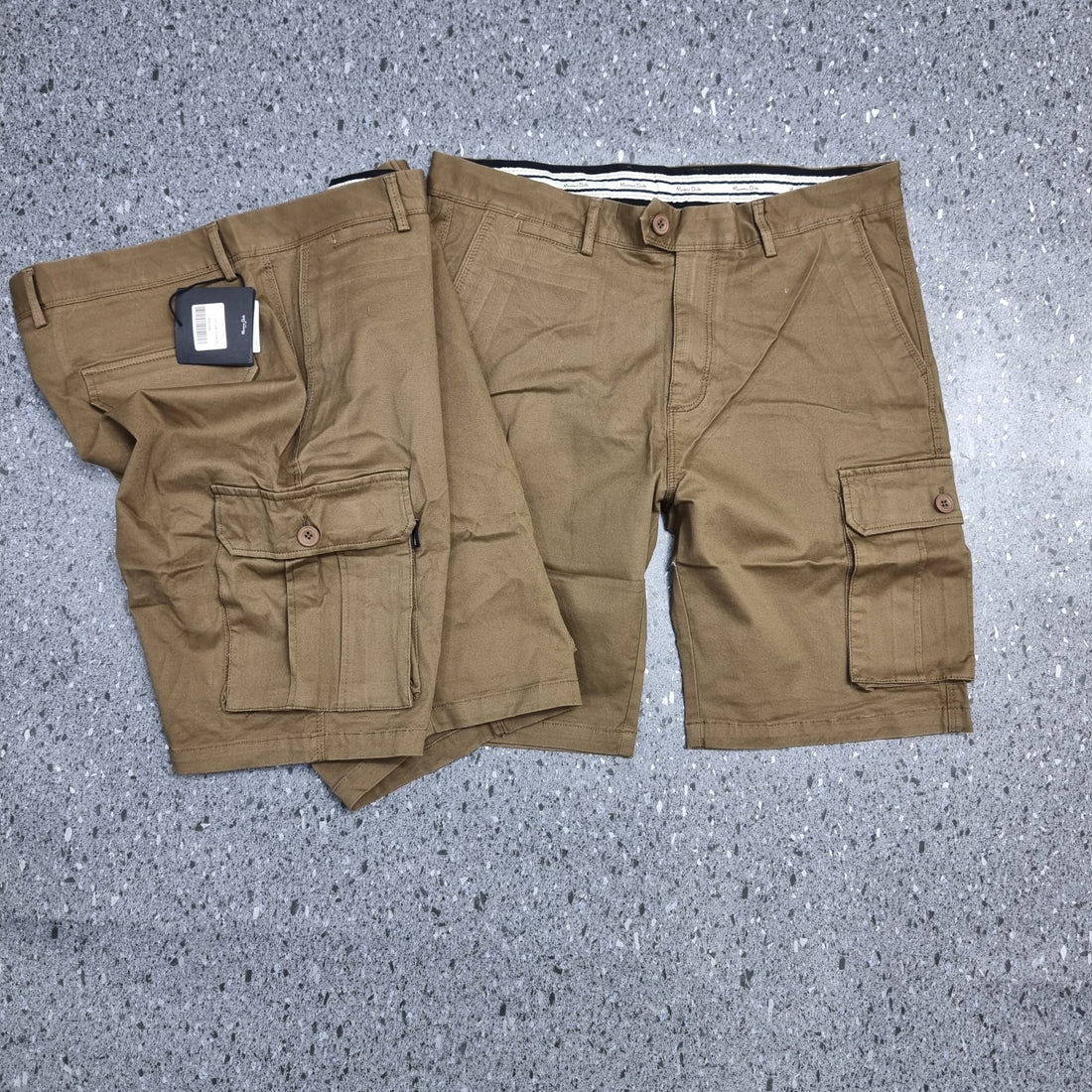 MEN CHINOS SHORT == CARGO